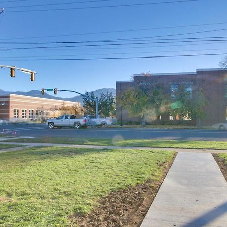 Convenient Logan Apartment - 1 Block To Town! エクステリア 写真